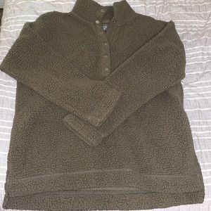 Olive Green Aerie Sherpa. Size medium